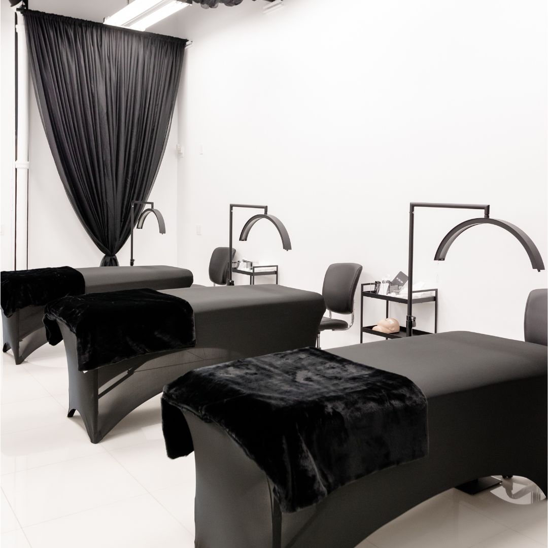 In-Store Shopping – THE LASH SHOP INTL