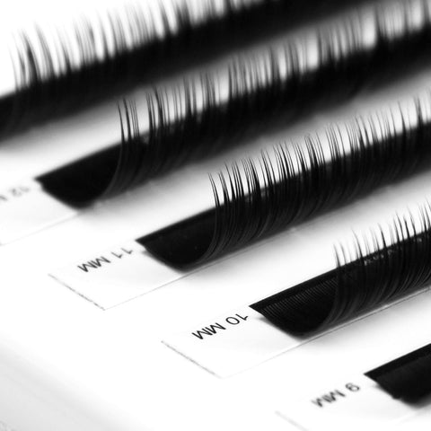 back view of a strip of mynk 0.18mm lashes